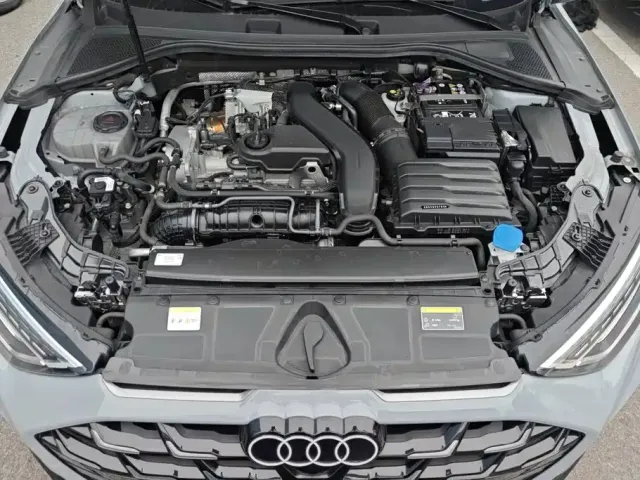 Audi Audi A3 2025 Sportback 35TFSI Flying Premium — Фото автомобиля 10