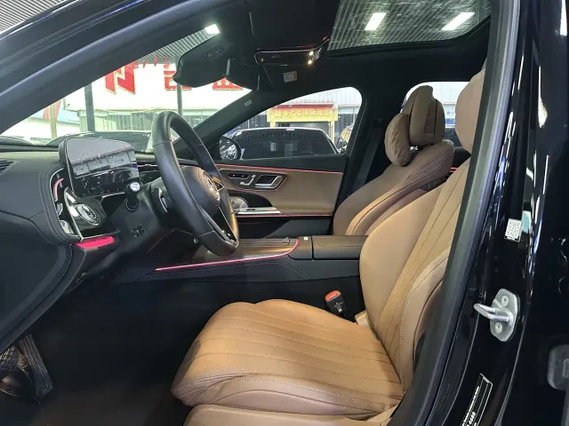 Mercedes-Benz E-Class — Фото автомобиля 4