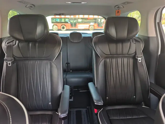 Roewe iMAX8 — Фото автомобиля 21