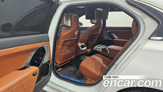BMW 7-Series 7 серия (G70) — Фото автомобиля 11