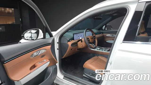 Genesis GV70 — Фото автомобиля 15