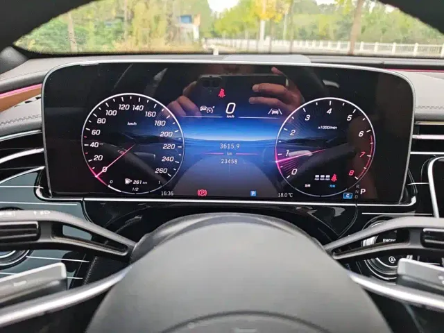 Mercedes-Benz E-Class — Фото автомобиля 7
