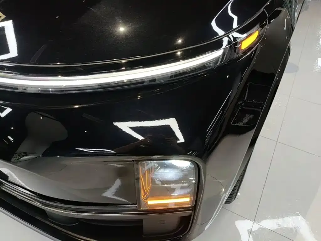 Li Auto Li Xiang L9 2023 Model Pro — Фото автомобиля 21