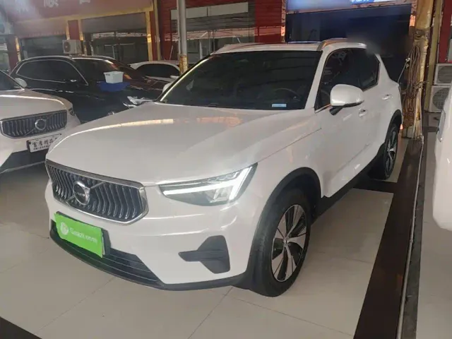 Фотография автомобиля — Volvo XC40