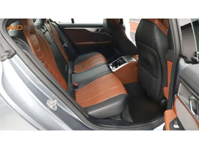 BMW 8 Series — Фото автомобиля 8