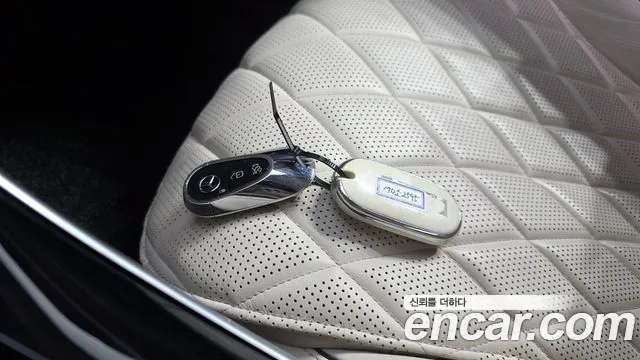 Mercedes-Benz S-Class — Фото автомобиля 16