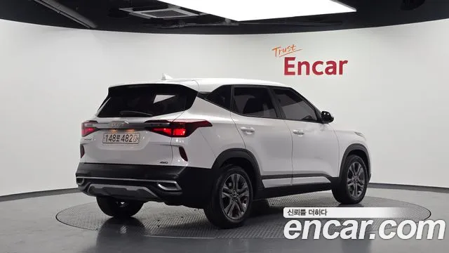 Kia Seltos — Фото автомобиля 2