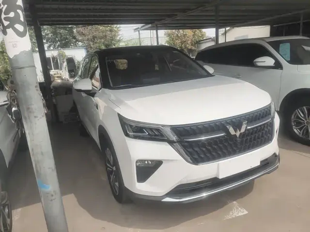 Wuling Asta — Фото автомобиля 3