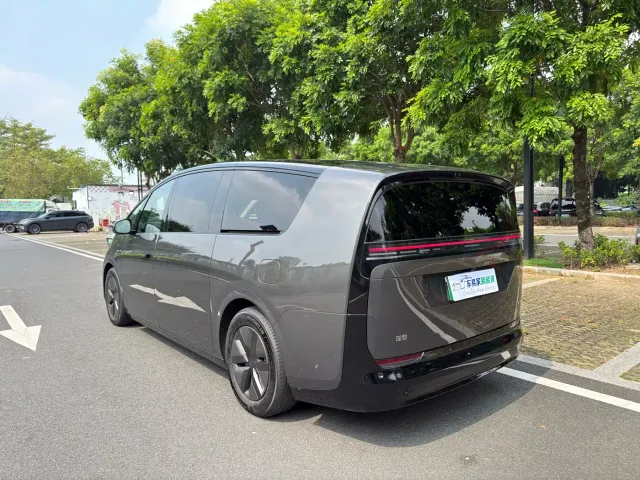 Li Auto MEGA — Фото автомобиля 6