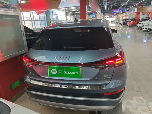 Audi Q4 e-tron — Фото автомобиля 5