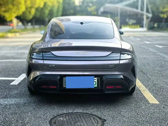Xiaomi SU7 — Фото автомобиля 12