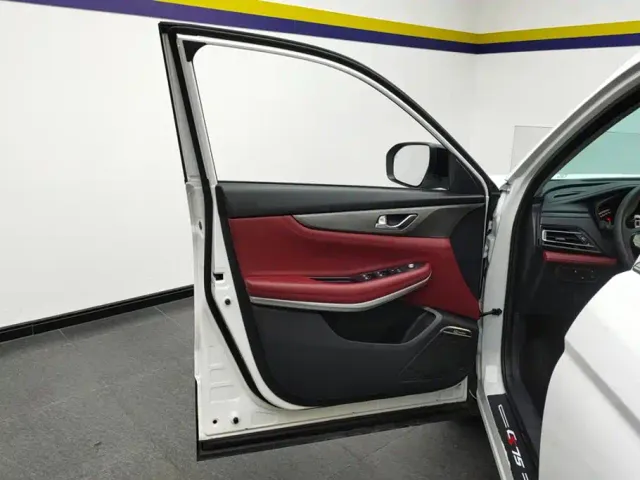 Changan CS75 — Фото автомобиля 7