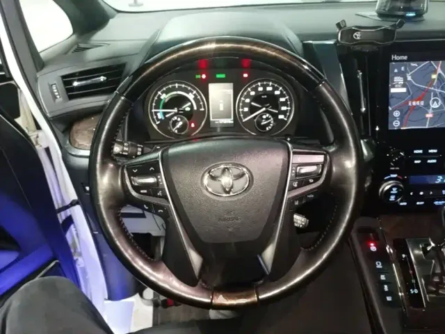 Toyota Vellfire — Фото автомобиля 10