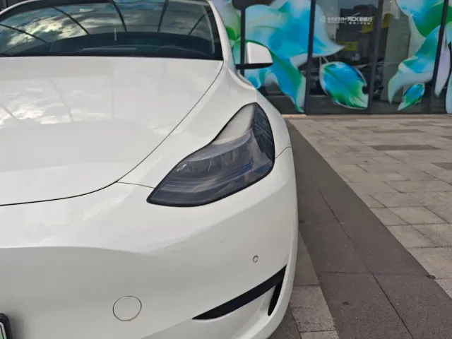 Tesla Model Y — Фото автомобиля 8