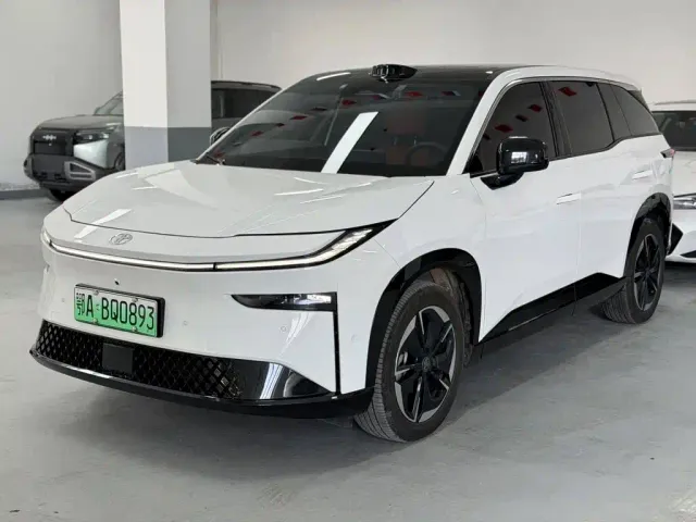Фотография автомобиля — Toyota BoZhi 3X