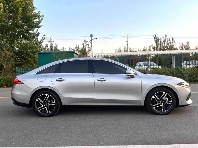 Roewe D7 — Фото автомобиля 3
