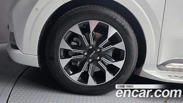 Kia Canival Carnival 4 поколение Бензин 7 мест Hi-Limousine — Фото автомобиля 4