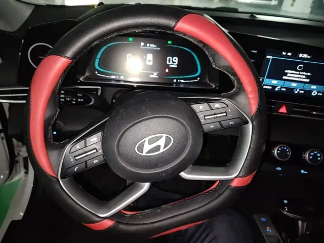 Hyundai Elantra — Фото автомобиля 10