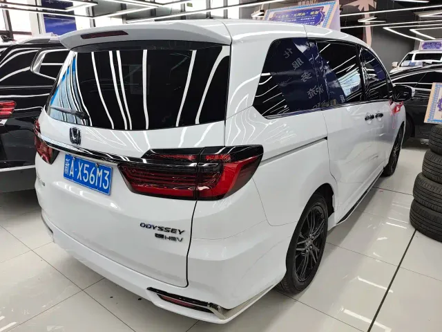 Honda Odyssey — Фото автомобиля 9