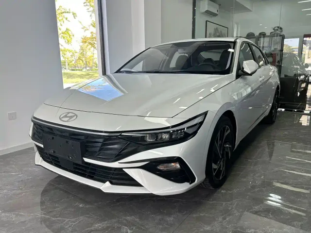Фотография автомобиля — Hyundai Elantra