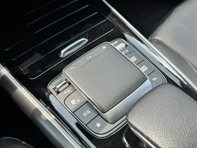 Mercedes-Benz EQA — Фото автомобиля 10
