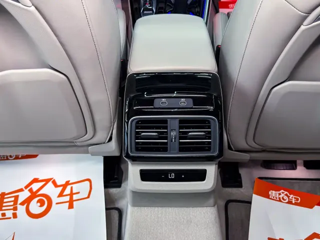 Audi Q5L — Фото автомобиля 17