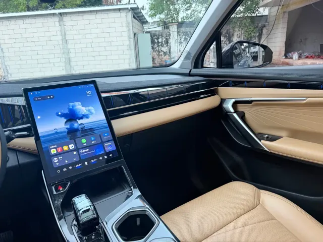 Geely Boyue L — Фото автомобиля 8