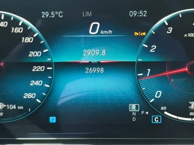 Mercedes-Benz E-Class — Фото автомобиля 16
