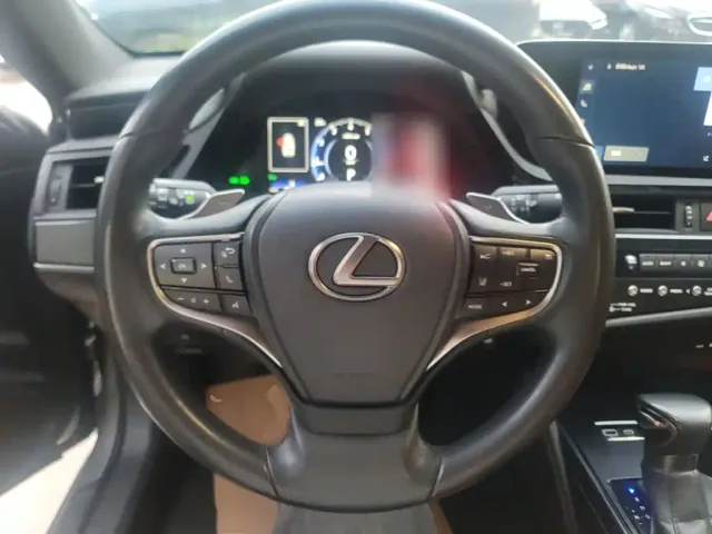 Lexus ES — Фото автомобиля 10