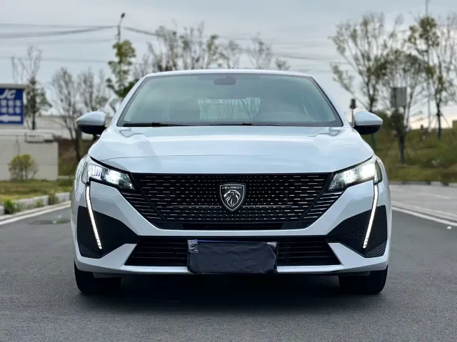 Peugeot 408 — Фото автомобиля 2