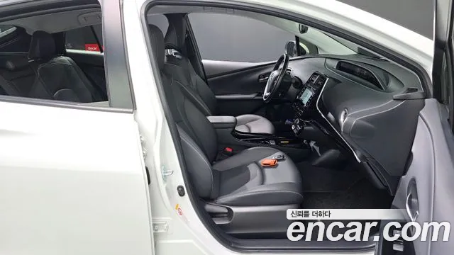 Toyota Prius — Фото автомобиля 26