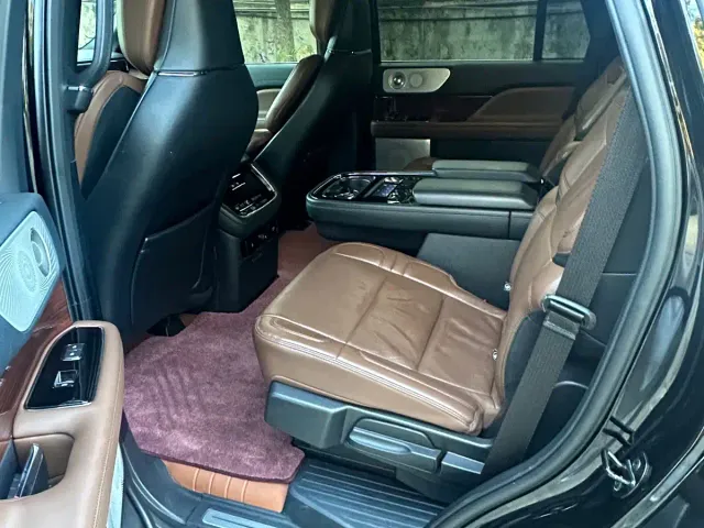 Lincoln Navigator — Фото автомобиля 13
