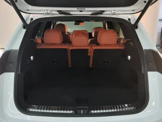 Li Auto L7 — Фото автомобиля 4