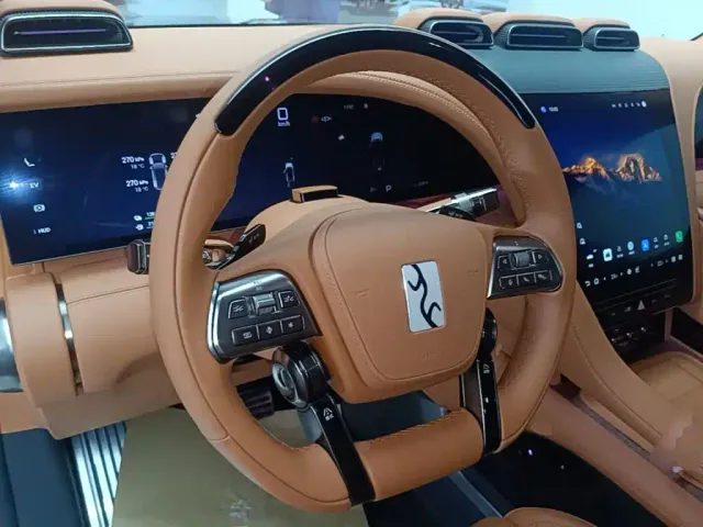 BYD U8 — Фото автомобиля 10