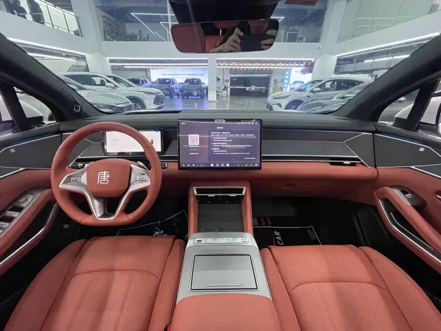 BYD Tang L — Фото автомобиля 11