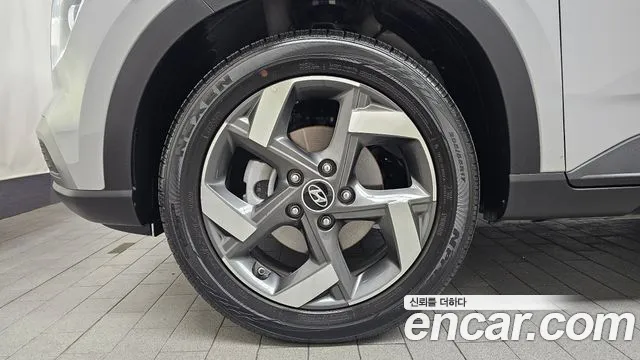 Hyundai Venue — Фото автомобиля 5
