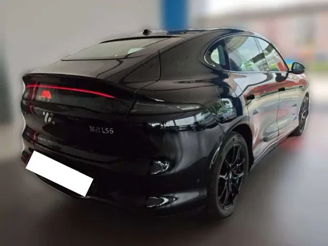 IM Motors LS6 — Фото автомобиля 7