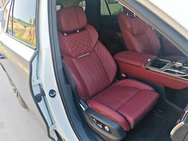 Hongqi E-HS9 — Фото автомобиля 24