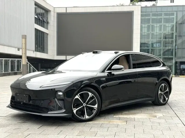 Фотография автомобиля — Nio ET5 Touring