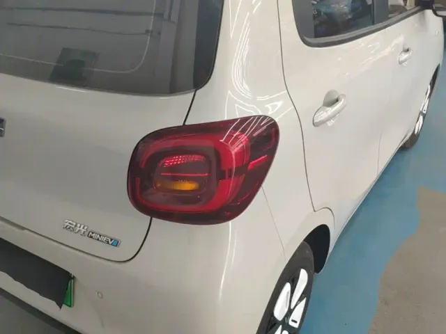 Wuling Hongguang Mini EV — Фото автомобиля 7