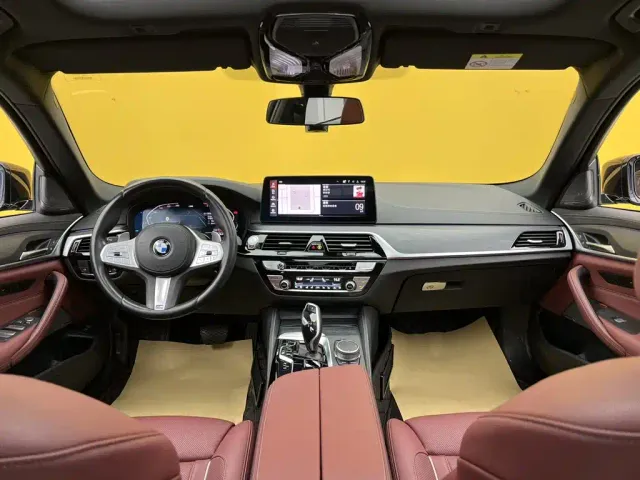 BMW 5 Series — Фото автомобиля 14