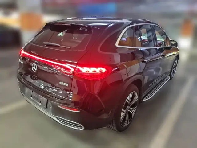 Mercedes-Benz EQE SUV — Фото автомобиля 9