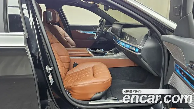 BMW 7-Series 7 серия (G70) 740i xDrive M Sport — Фото автомобиля 26