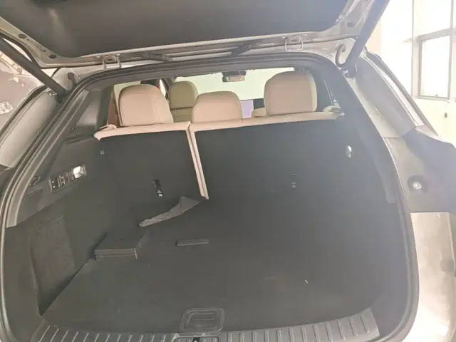 Li Auto i6 — Фото автомобиля 18