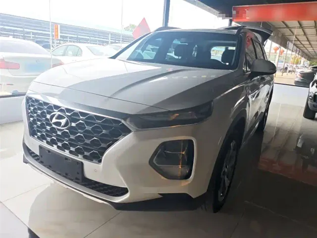 Фотография автомобиля — Hyundai Santa Fe