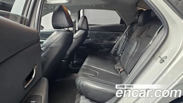 Hyundai AVANTE — Фото автомобиля 12
