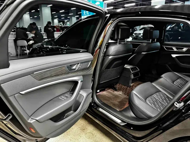 Audi A6L — Фото автомобиля 13