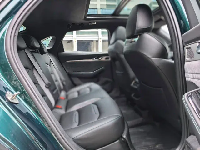 Geely Xingrui — Фото автомобиля 18
