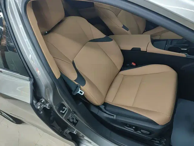 Lexus ES — Фото автомобиля 24