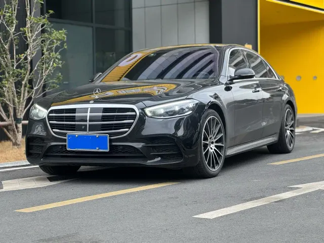 Фотография автомобиля — Mercedes-Benz S-Class